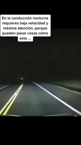🚨CUANDO CONDUCES EN LA NOCHE NO DEBES  🚫 SUBIR LA VELOCIDAD , manten un ritmo de alerta  🚫ESTAR. CANSADO O CON SUEÑO 🚫NUNCA CONSUCIR CONFIADE #escueladeconducir #conducir #autosescuela #enseñanzaconducción #carnetdeconducir #aprendiendoaconducir #prácticadeconducción #seguridadvial #conducciónresponsable #conducirseguro #educaciónvial #conducircoche #examenconducir #conduccióndefensiva #conducirconseguridad. 