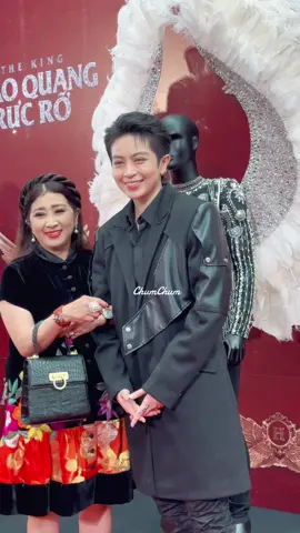 Gil Lê cực thu hút khi xuất hiện tại thảm đỏ sự kiện của CS Đàm Vĩnh Hưng #TikTokGiaiTri #bimatvbiz #chumchum #damvinhhung #haoquangrucro #gille 