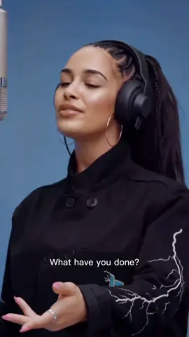 @Jorja Smith_ performing  Blue Lights for colours 😍💜 #jorjasmith #liveperformance #jorjasmithlive #ukmusic 