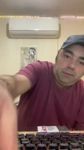 בדיחה על פרסים למה פרסי מצטלם ליד חלון עוד לא הבנתי אם אני מצחיק או הבדיחה מצחיקה#foryoupag #CapCut #CapCut #פוריוישראל #כפרסבאעלהמפה #דניאל_יונה #פוריו #foryoupage #כפרסבא #דניאל_יונה⚽️🕊 