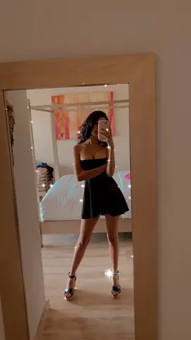 Little black dress moment🖤 #fashion #model #fitcheck 