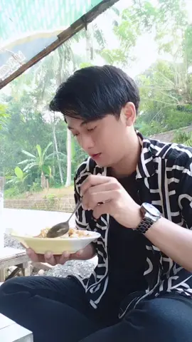 #duettiktok #🙈🙈🙈🙈 #astagfirullah #kebiasaan nih sound setiap mau makan.lewat mulu#tebarpesona #spesial #AL #ebel #semogafyp🙏😇 #semogaterhibur 