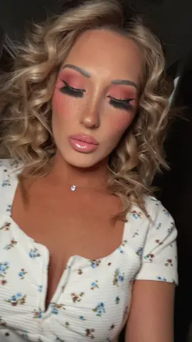 heheh 🤭 #theweeknd #excited #momswhotiktok #reminder 