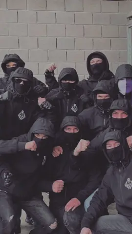 Winter outfit ideas football 🏴‍☠️🍻 #hooligans #ultras #casual #hooliganstv #hooligansworld #curvasud #stoneisland  #KelayaBubblePop #casualfootballculture #thenorthface #london #football #outfitideas #OOTD #ultrasworld #napapijri #napapijri🇳🇴 #englandfootball 