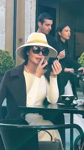 You can stare at an elegant girl drinking @Marzano Caffè for a long time☕️🖤  #peoplereaction #classic #foryou 