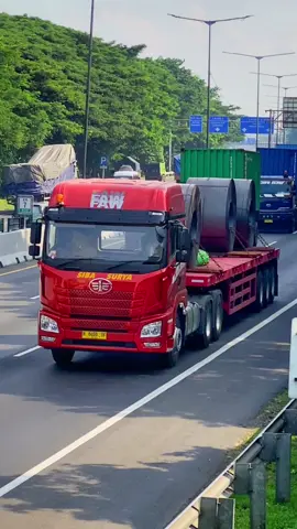 FAW JH6 Siba Surya Sudah Mulai Berkeliaran | Siap Menggetarkan Tanah Jawa-Sumatera 🔥  #fawtrucks #fawtrucksid #fawjh6 #truckchina #fawjh6_460hp #sibasurya #siliwangibangkit #landtransport #truck #truckspotter #truckspotting #trukmaniaindonesia #truklovers #truckspottersurabaya #truckmania #trucksoftiktok #masukberanda #fyp #foryou #storytruck #storytruckmbois #storytruk #mobiltruk #chinatruck 