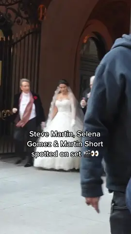 Selena Gomez in a wedding gown… No, you aren’t mistaken? Only Murders in the Building is in production, with the actress and her co-stars Steve Martin and Martin Short spotted filming yesterday in New York #filming #premiere #onlymurdersinthebuilding #selenagomez #martinshort #stevemartin #tvshows #bts 