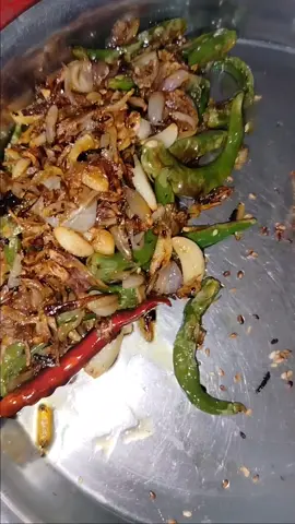তিল ভর্তা 😋 পাটায় মাখা ভাত পছন্দ করেন কে কে?😋🥰#lovefood #Recipe #cooking #lovefooddaily #foryou #fyp #foryoupage #eating 