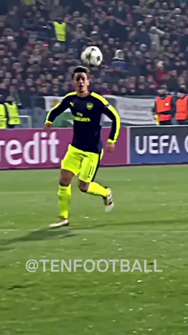 Mesut Ozil Tuyên Bố Giải Nghệ Ở Tuổi 34 