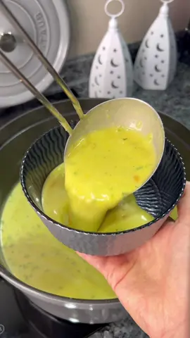 شوربة خضار بالكريمة 🌙⭐️🔥 طعمتا بتشهي🔥🔥🔥🔥🔥 . المقادير: ٣ م ك كرّات مفروم ٤ حبات توم مهروس ٣ كوسا حجم وسط مقطع مكعبات كتيير صغيرة ٣ جزر حجم وسط مقطعة مكعبات كتير صغيرة  بصلة🧅 مقطعة ٢ كوب مرق خضار ٤ اكواب مي كوب كريمة طبخ ٢ م ك شومر مفروم ملح وفلفل اسود.#Ramadan_preps #RamadanCookingRecipes #Ramadan_preps #لايك__explore___ #رمضان٢٠٢٣  #Ramadan2023  #شهر_رمضان_2023 