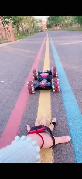 Smart remote control car that follows hand signals, dances around in circles, and gives kids fun#remotecontrolcar #drift #cool #gift 