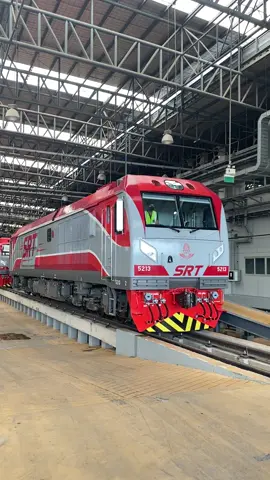 รถจักรอุลตร้าแมน #QSY #วิศวกรรมรถไฟ #อย่าปิดการมองเห็น 