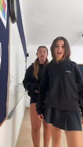 no teniamos dnd mas dejar el telefono 😝