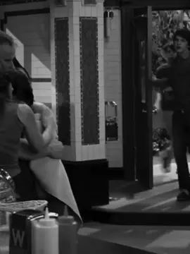 I can’t imagine how alex felt after the scene… #wizardsofwaverlyplace #alexrusso #masongreyback #breakup #anotherlove #brokenheart #brokenheart💔 #💔 #disneychannel #foryoupage @Selena Gomez 