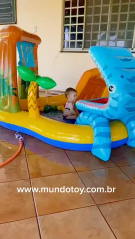 Diversão nos dias quentes ☀  Os dias quentes não serão páreo para a refrescância proporcionada pelo Playground Centro de diversões Dinossauro da Intex.  Possui capacidade para 216 litros de água e têm medidas amplas, de 249cm x 191 cm x 109 cm.272l  Acesse o site www.mundotoy.com.br e garanta a diversão da criançada! #piscina #playgroud #piscinainfantil #diversaonaagua #fy #fyp #brincadeira #brincando #intex #beach #maringa #mundotoy #paracriança #bebefofo 