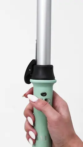 This is your sign to get our new Rotating Curling Iron… it’s life changing. Link in bio  #automaticrotatingcurler #rotatingcurlingiron #curls #curlyhair #hair #hairstyles #beauty #curlingiron #beautyessentials #hairgoals #beautyroutine #beautyproducts #amirabeauty #feelbeautiful #SelfCare #besthaircurlers #haircurltutorial #howtousehaircurlers #hairtransformation #curlyhairstyles #howtocurlhair #softwave #glamwaves #modelhair #goodhairday 