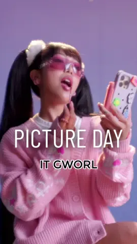 A girl with many styles needs a @casetify case to go with every outfit 🎀 Use 15NAVAROSE for 15% off The Push-In Case! #pictureday #CASETIFYPARTNER