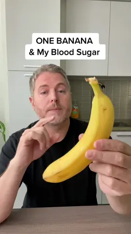 One banana and my blood sugar. Does adding fat and protein help to reduce a glucose spike? #insulinresistance #bloodsugar #glucose #prediabetes