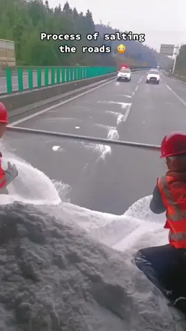 What people don’t see preparing for a snowstorm 🤝 (carayolu/IG) #snowstorm #saltingtheroads #roadsafety 