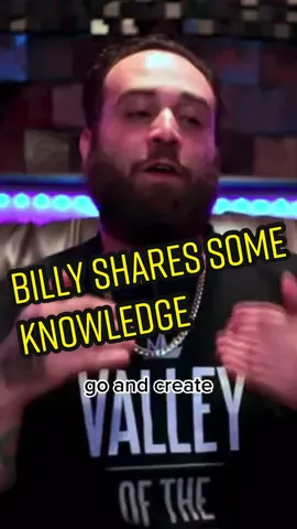 Billy shares some knowledge on how important it is to make sure the right people are in the room while making a song.  Continue watching link on bio 🔝  #thegloballatinfactor #billysyn #producer #musicproducer #producertips #latino #podcastlatino #latinopodcast #podcast #latinosvibes #latinoculture 