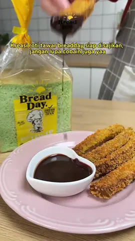 Resep yang satu ini bisa banget buat jadiin ide untuk buka dan sahur kamu loh!   Lumer cokelatnya nagih banget dipadu dengan varian roti tawar Breadday Pandan.   Jadi mau lagi dan lagi deh. #breadday #breaddayeveryday #rotitawarsusu #rotiviral #rotienak #cemilan #ideas #idebekal #reseprumahan #resepmasakan #roti #rotiempuk 