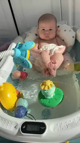 Đồ chơi vòi phun nước cho bé đi tắm 👶🤱🛀🛀🛀👶👶🐠🐟🦆🦆🐢🐢🐢🧽🧽🧽🧽🧴🧴🧴#Love #baby #cute #funny #embe #foryou #mom #xuhuongtiktok #thinhhanh #fypシ #xyzbca #tiktokshop #mom