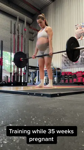 Pregnant and working out at 35 weeks 💪💙 #pregnancy#35weekspregnant#pregnancyworkout#deadlift#gym#pregnancyjourney#fitmum#Fitness#babybump#fyp#workout#bump#baby#pregnantlife