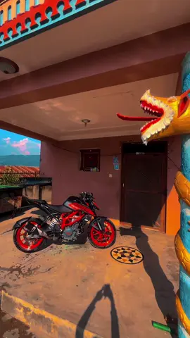 yaltu faltu log side pey jawo😂😂 #fyp #foryoupage #duke250bs6 #lines #tiktoknepal #bikers 