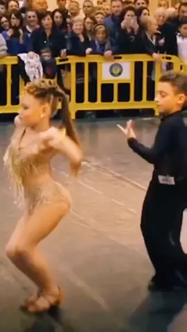 Maria Rosaria #amazing #kid #dancer #dance #dancing #dancesport #latin #ballroom #wdc #wdsf #ballroomdance #ballroomdancing #latindance #latindancer #rumba #dancepics #followdance #prolatin #professionallatin #dwts #danceforlife #danzasportiva #latindancing #wdsfdancesport  #лучшийклуб #танцоры #стср #ртс #танцоры #бальныетанцы #мфтспб #reel #dancereels