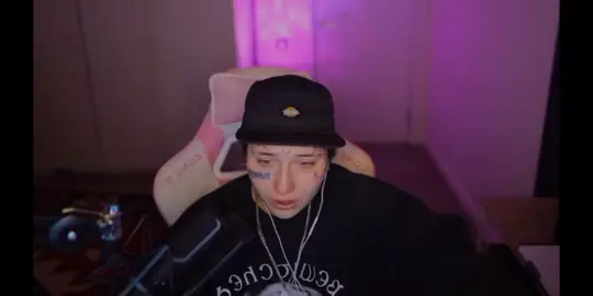 виля плачет на стриме, солнышко наше ❤️#kipats_ #viral #fyrシ #on #виолеттамалышенко #вилка #малышенко #стрим #стримвилки #пацанки #аляска #пацанки7 #глобальныерекомендации #tiktok