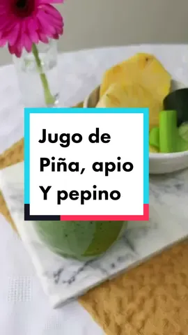 Prueba un delicioso jugo de pepino con piña y apio para este calor 😋 #jugos #jugodeapio #jugodetox #jugos #jugosverdes #jugosnaturales  #sano #saludable #primavera #ambigoomx 