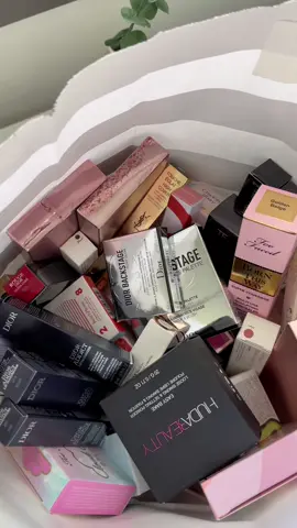 💕Sephora Haul💕 #tiktokviralmakeup #makeup #tiktokmakeup #sephorahaul #sephora #cleangirlaesthetic #charlottetilbury #toofaced #rarebeauty #selenagomez #diormakeup #patrickta #drunkelephant #glowrecipe @charlottetilbury @hudabeauty @dior @officialiliabeauty @glowrecipe@toofaced @saiebeauty @tower28beauty @rarebeauty @patricktabeauty 