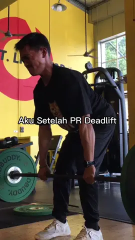 🤣 #personalrecord #deadlifting #metoosmile #fyp #foryou 