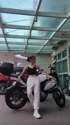 Gonna pick u up HEHEHEH (I wish 😭)