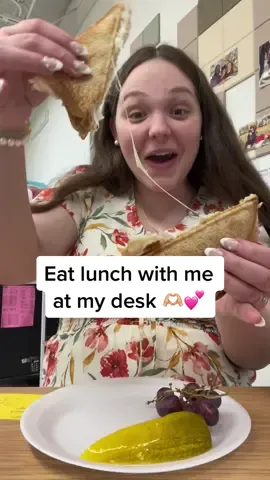 Give me ALLLLLL the recipes please 🫶🏼😊 Lunch time just went from a 5 to a 10 😭 #eatlunchwithme #lunchatmydesk #lunchatwork #kindergartenteacher #teacher #teachersoftiktok #lunchideas #lunchideasforwork  #NOSTALGIAatWalmart #NOSTALGIApartner #Walmart