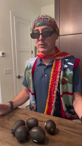 Jason is back impersonating ellie. We know you missed him @daaaaaditstheaesthetic #dadimpersonatingdaughter 