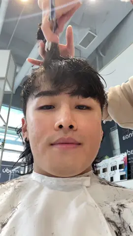 it’s mullet maintenance time 💇🏻‍♂️ #mullet #koreanmullet #wolfcuthair 