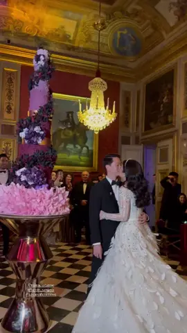 banyak ya kiss nya 😂💋🤍 #KevinValeninlove #kevinsanjayasukamuljo #valenciatanoesoedibjo #Team1328kt 