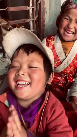 Be like child sometimes. How happy there are? Full of joys! #tashidelek #himalayankid #greeting #unfreezemyacount #sengay76 #pfyp❤❤❤シ @लेकाली मैच्यङ @Sengay 