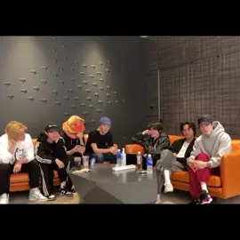 Renjun didnt even hesitate and just hugged jisung 🥺💚 #nctdream #mark #renjun #jeno #haechan #jaemin #chenle #jisung #fyp 
