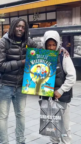 vijf boeken opnoemen blijft lastig 😬📖#voorjou #viraal #straatinterviews #interview #tgs #thegrindside #rotterdam #fy #fyp #fypシ #foryoupage 