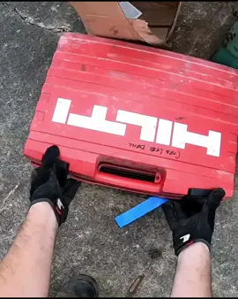 Dumpster Diving #dumpsterdiving #dumpsterdivingfinds #foundintrash #garagesale #urbantreasurehunting #fyp #scrapmetal 