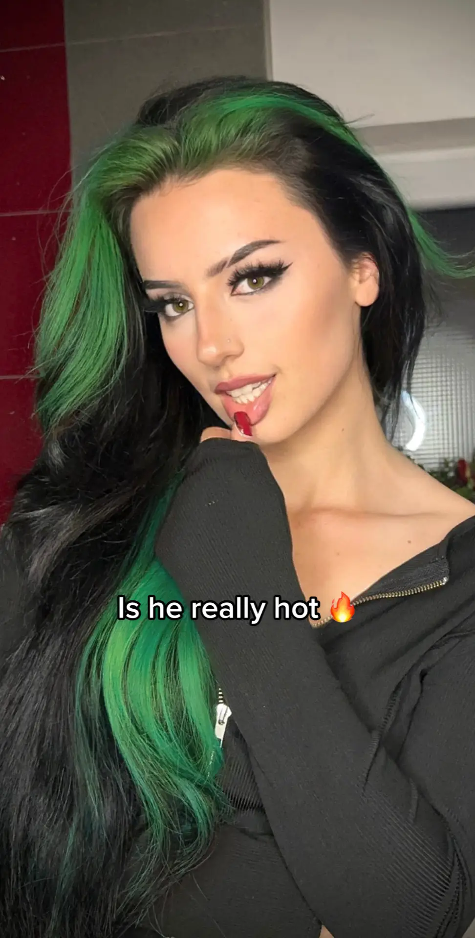 Cr:@A  Hab seit Tagen eine Mandelentzündung und liege nur im Bett😩konnte leider keine Tt für euch drehen 🫶🏼🤧💚hoffe euch geht es gut und ihr seid gesund. Ramadan mubarak an alle 🫶🏼🫶🏼