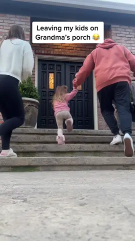 Leaving my kids on grandma’s porch 😂 #comedy #prank #mom #kids #fyp #trend #pranks #mom #dad #grandma #grandparents 