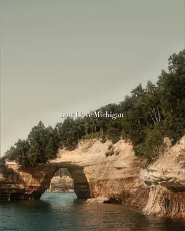 I say I hate it here but I can't imagine living anywhere else ☹️ #michigan #capcut #greatlakes #CapCut #edit #lake #potholes #detroit #traversecity 