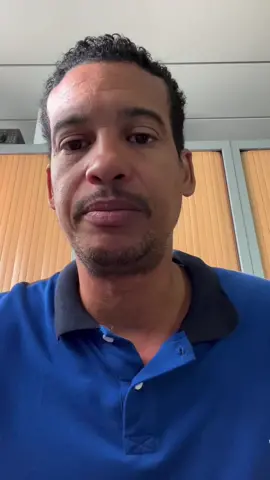 Apprendre à accepter ce qu’on ne peut pas maîtriser et s’adapter comme on peut, en essayant de vivre passionnément.  C’est ce que j’ai appris de mère et de son rapport à sa maladie. Alors il y a t’il un âge pour tout? Sommes-nous toujours contraint de vivre selon les règles et le planning des autres? Notre vie en société a bien évidemment un impact certain dans notre vie personnelle. Mais ces règles que nous choisissons d’adopter ou qui nous sont parfois imposées pour vivre ensemble, sont-elles les seules responsables de nos souffrances? N’avons-nous pas a un moment, des décisions à prendre et des choix difficiles à faire?  S’adapter sera toujours notre mission quotidienne à tous. Nous ne pouvons pas bien vivre ensemble si chacun n’essaie pas d’abord, de prendre soin de lui-même.  #passion #travail #bonheur #maladie #cancer #prevention #débrouillard #diplome #martinique #amour #paix 