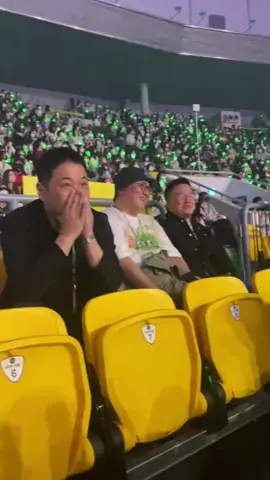 PAPABEAR SO CUTE, papa bear dance happy fools  Cr : officialpiwon  #txt #actsweetmirage #papabear #bangshinhyuk #bangshiyuk #hitmanbang #tomorrow_x_together #txt_bighit_official 