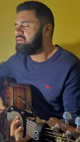 Ele é  o teu escudo! . . . . . . . #músicanoviolão #modãosertanejo #coverdeviolāo #sonsdeviolão #músicassertaneja  #hinosparastatus #músicasertaneja #coversertanejo #covers #louvores #cantando #louvor #vozeviolao #louvoresgospel❤🙌 #vozdaverdade #vozdaverdadeescudo 