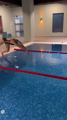 Balıklama atlamayı yapamayan kaldı mı ? Daha fazlası için #instagram #buraklayüzüyorum #yüzme #swimming 