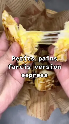 🔥Pains farcis version express 🔥 INGRÉDIENTS 📌 : 1 oignon, 300g de blanc de poulet, sel, poivre, 1cas de creme fraiche, 1 cac de curry rouge ou autre épice, 1 pate a pizza et le fromage de ton choix  #CuisineTikTok #RecettesFacile #IdéeRecette #Recettedecuisine #Recetterapide #Foodramadan #cuisinefacile #Ramadan #Ramadan2023 #recetteramadan #FoodTok #tiktokfood #foodies #faizacooking 